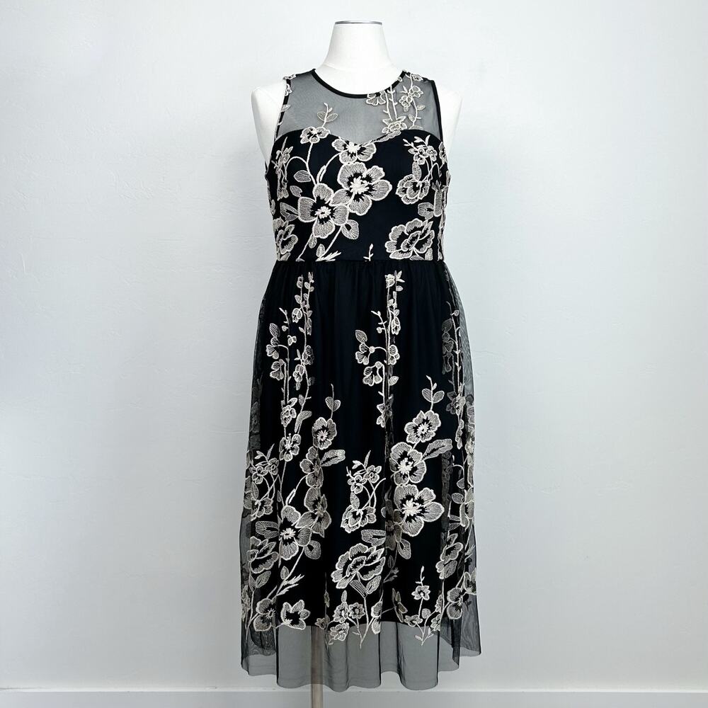 Neiman Marcus SIZE 12 Illusion Neckline Floral Embroidered Tulle Dress NWT